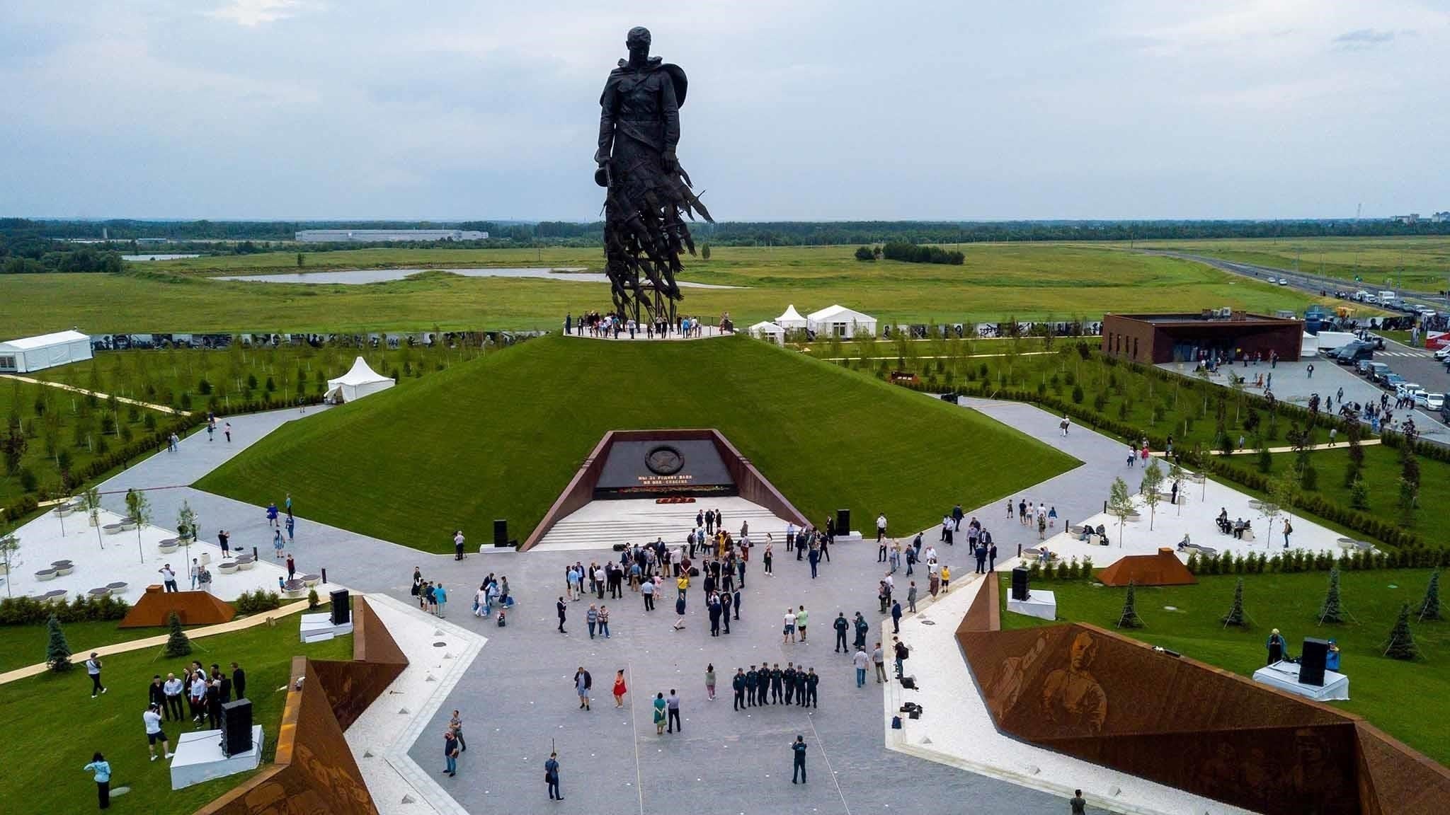 Какую поддержку можно получить при строительстве мемориала?