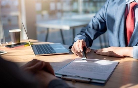Кто и за что платит при продаже квартиры?