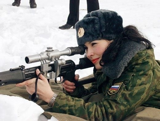 Женщина в армии, плюсы и минусы службы