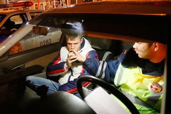 Приравнивается ли оставление места происшествия к вождению в нетрезвом виде? Каковы наказания?