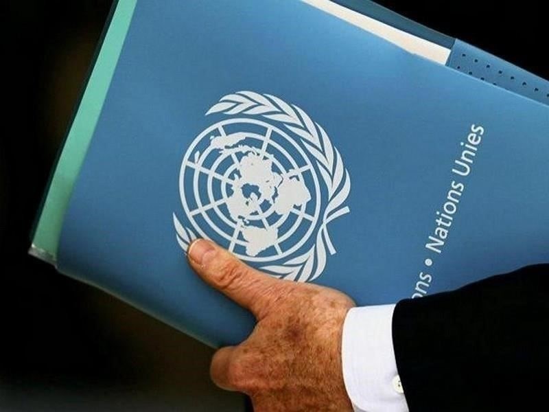 Согласно Международному пакту о гражданских и политических правах (МПГПП), статья 18 прямо защищает право на свободу мысли, совести и религии. Это включает в себя право искать альтернативу военной службе для тех, кто возражает против нее на основании своих убеждений. Комитет ООН по правам человека интерпретировал это как возможность гражданской службы в качестве альтернативы для тех, кто не может служить по соображениям совести.