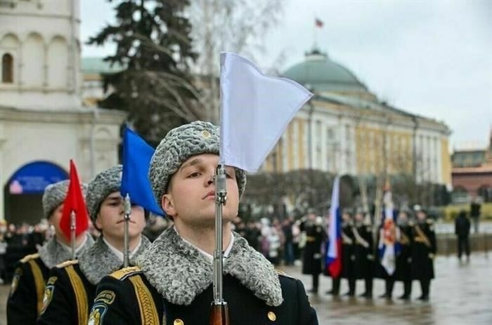 Путин внес поправки в правила ношения военной формы