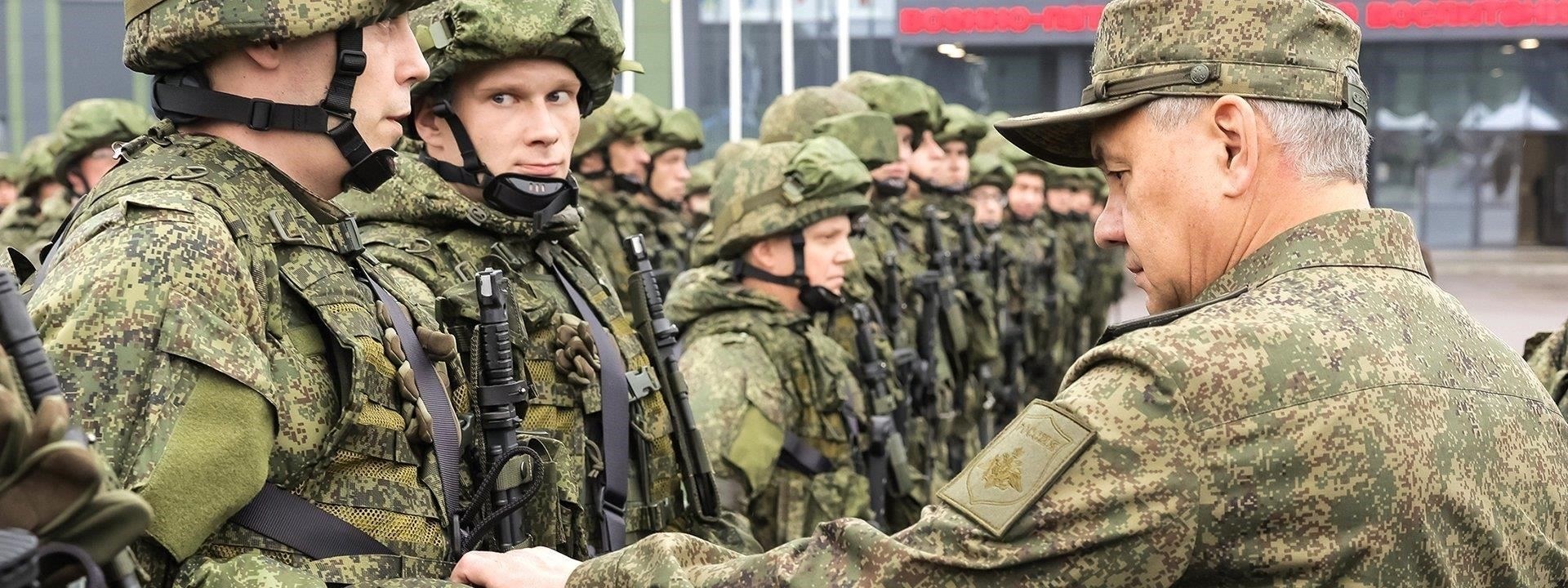 Тем не менее, это не означает, что все кредитные обязательства будут автоматически аннулированы. Люди должны следить за объявлениями правительства, так как обращение с кредитами, скорее всего, будет зависеть от конкретных условий военного положения или мер военного времени.