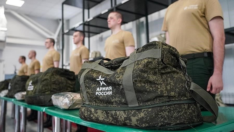 Влияние на обязательства по военной службе для 27-летнихНедавние изменения, касающиеся выдачи справок вместо военных билетов, напрямую влияют на обязательства молодых людей по службе в армии. Это решение может привести к путанице и юридическим проблемам, особенно для тех, кто приближается к 27-летнему возрасту. Ниже приведены основные последствия для этой категории граждан: