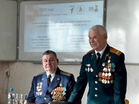 Во время службы Никитин тесно сотрудничал с несколькими другими выдающимися офицерами, такими как Леонид Владимирович Семенович и Анатольевич Удинцев, чьи стратегии определяли ключевые результаты конкретных операций. Эти руководители отмечали способность Никитина быстро адаптироваться к сложной обстановке в Афганистане. Его роль не ограничивалась только командованием войсками, но и предполагала значительную координацию действий с подразделениями, возглавляемыми другими офицерами, например Сергеем Сергеевичем Бессоновым, которые действовали в аналогичных регионах.